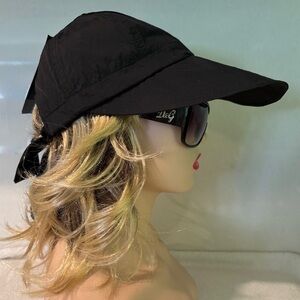 Steve Madden Black Satin Lined Ponytail Cap
Adjustable Tie Back NWT